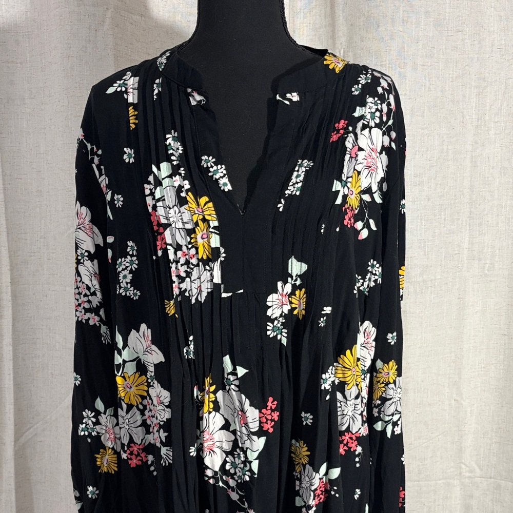 Old Navy Black Floral V-Neck Tunic Top/Mini Dress with Mint and Pink Accents